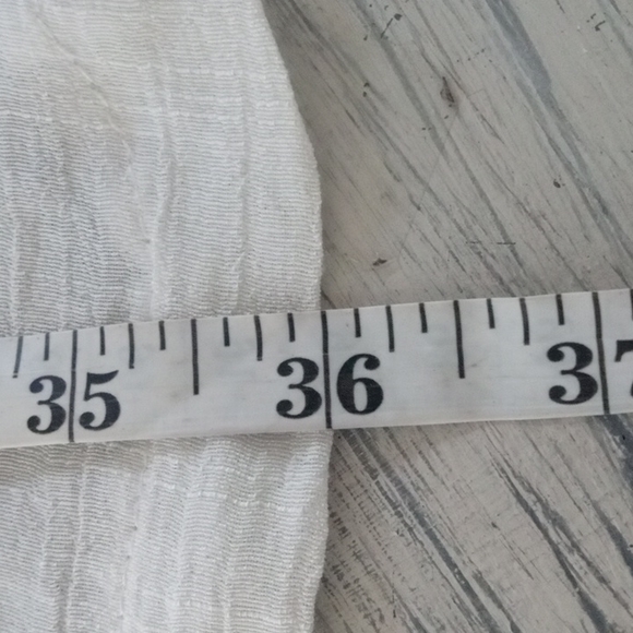 white lightweight vacation summertime dress - Picture 5 of 7